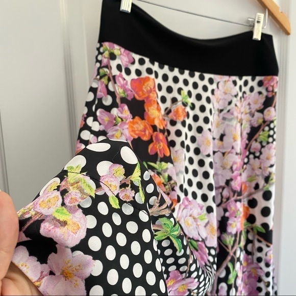 D&G Flowy Skirt - Picture 2 of 4